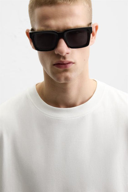 T-SHIRT WITH CONTRASTING STRIPE